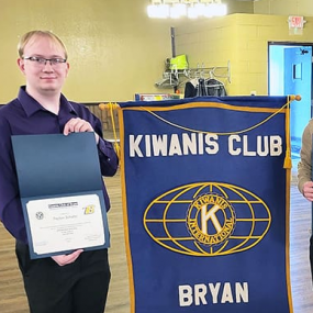 Kiwanis 俱乐部欢迎布莱恩高中和初中生