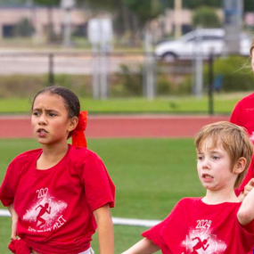 Brazosport ISD 为小学 初中和统一运动员举办聚会